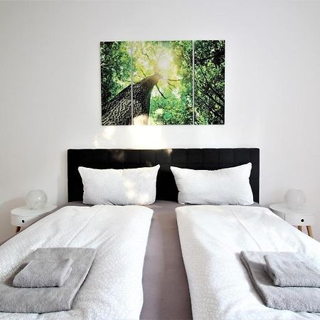 Light-Flooded City Apartment With Balcony And Garden Вюрцбург Экстерьер фото